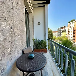 Lux Contemporary Flat - Porta Romana Apartment